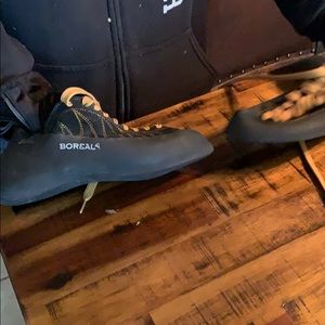 Boreal men’s rock climbing shoes size 10